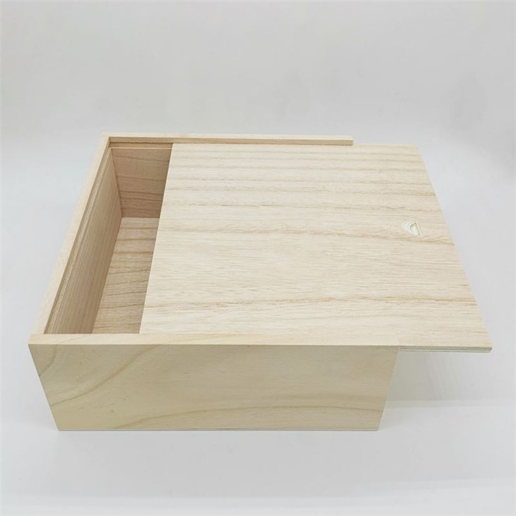 (5)