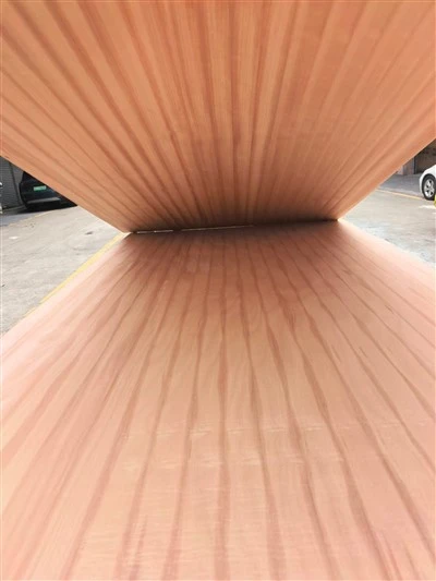 প্রাকৃতিক Okoume Sawn তক্তা